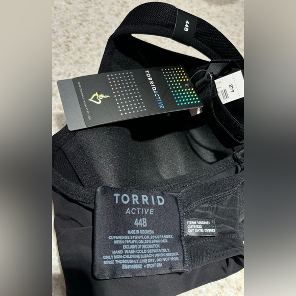 NEW Torrid Active UNDERWIRE SPORTS BRA, Black size 44B - Picture 3 of 4